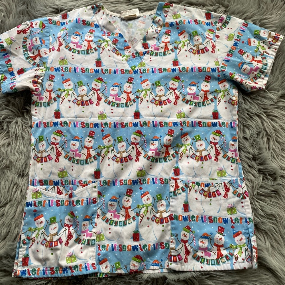 Uniform City-Small- Christmas scrub top- ⛄️ EUC
